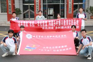 访黄羊河农场 “机”蓄农业发展科技力量