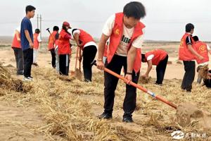 用青春力量为治沙行动助力 | 农机与汽车学院暑期“三下乡”团队走进民勤