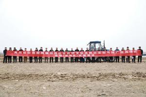 绿色农业新突破！田间残膜捡拾回收机试验成功