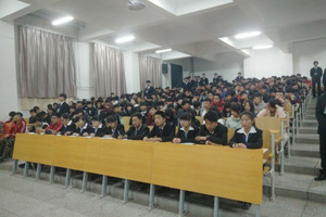 “汽车之友协会”举办汽车知识竞赛